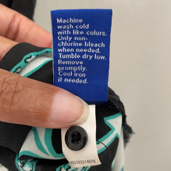 APT 9 Floral Blouse | Black | Small - Picture 9 of 9